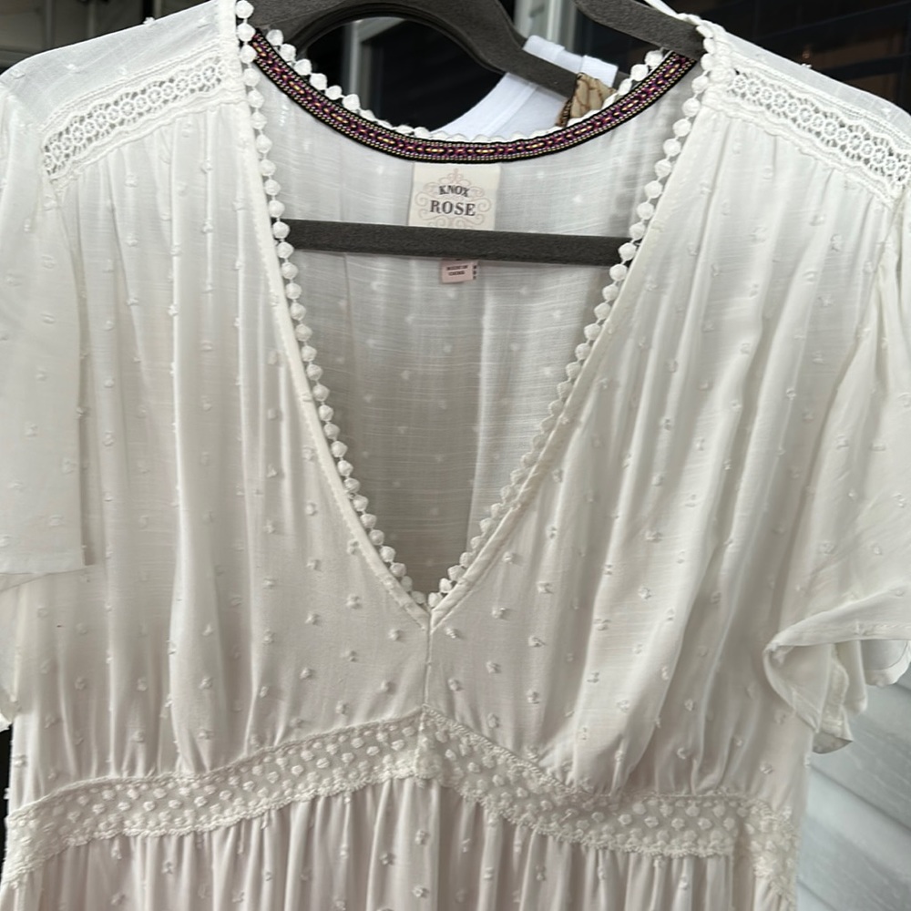 Woman’s dress -white